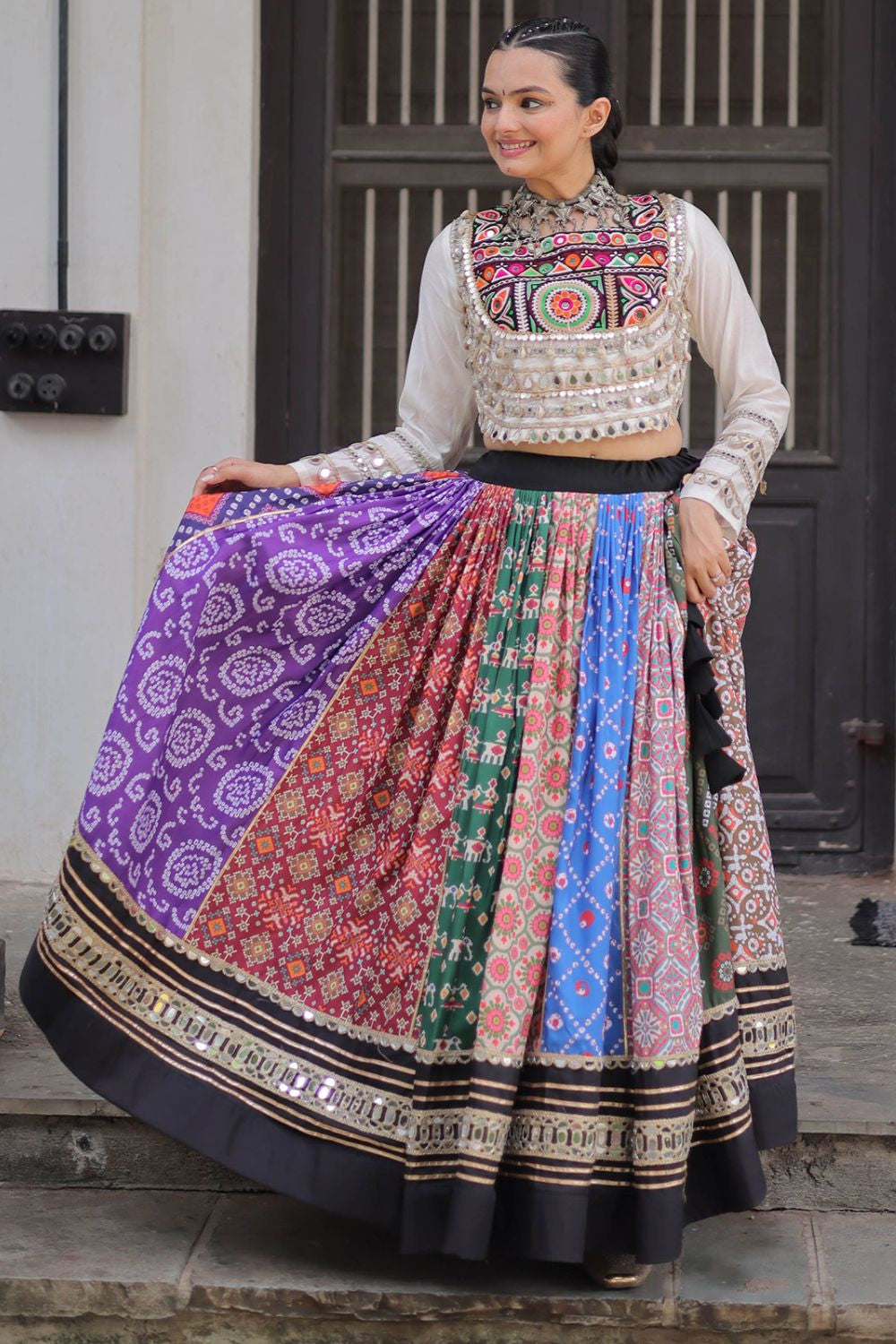 White Silk Navratri Chaniya Choli SFROY555901R