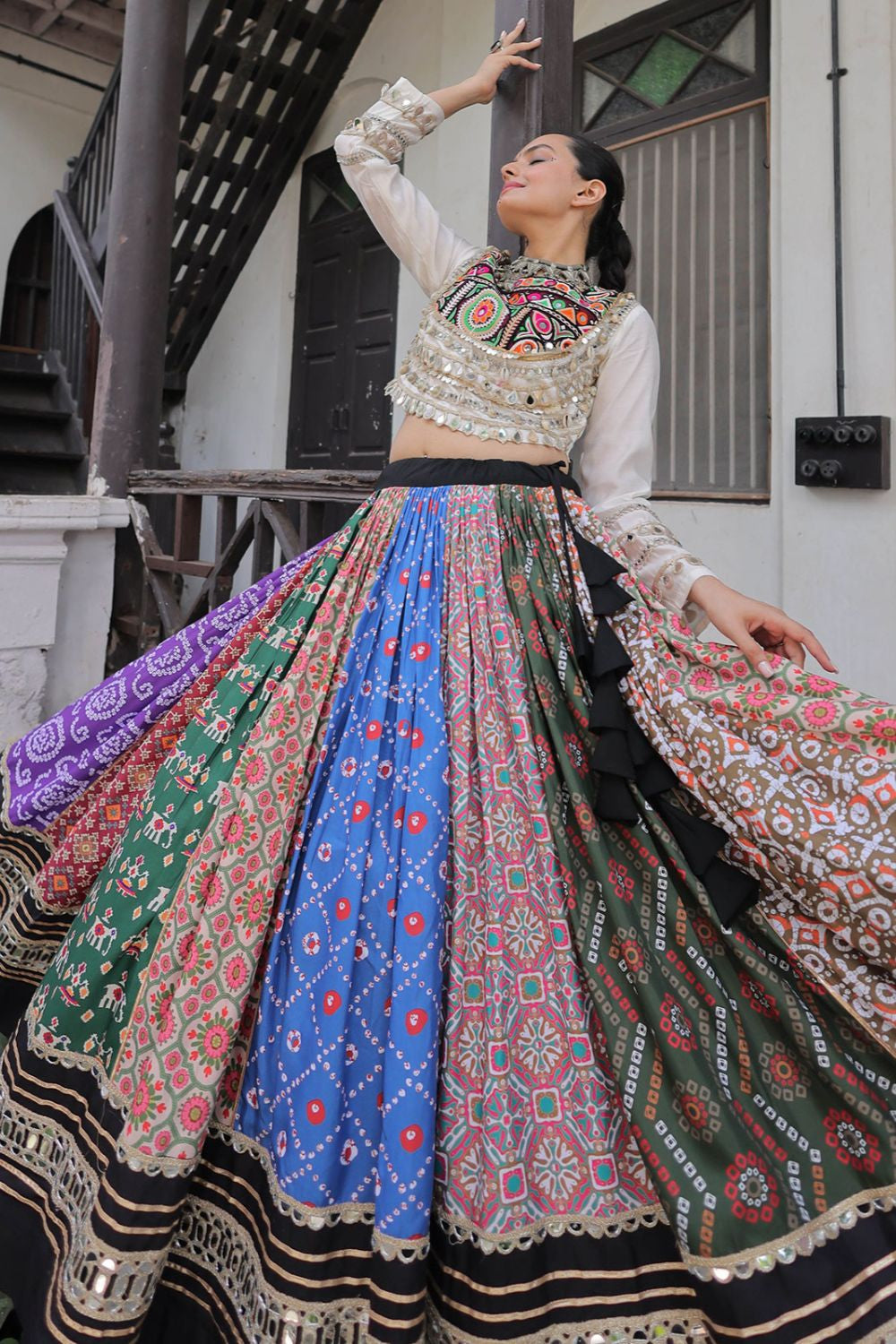 White Silk Navratri Chaniya Choli SFROY555901R
