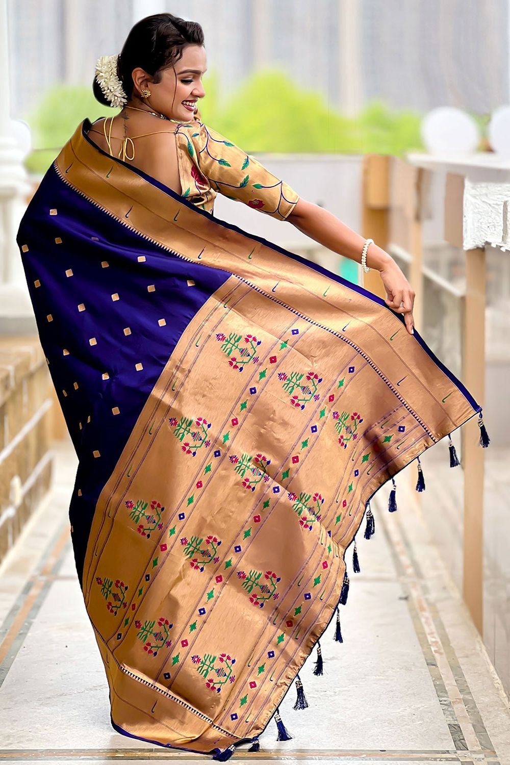 Blue Sleek Paithani Silk Saree With Blouse SFPRF251309