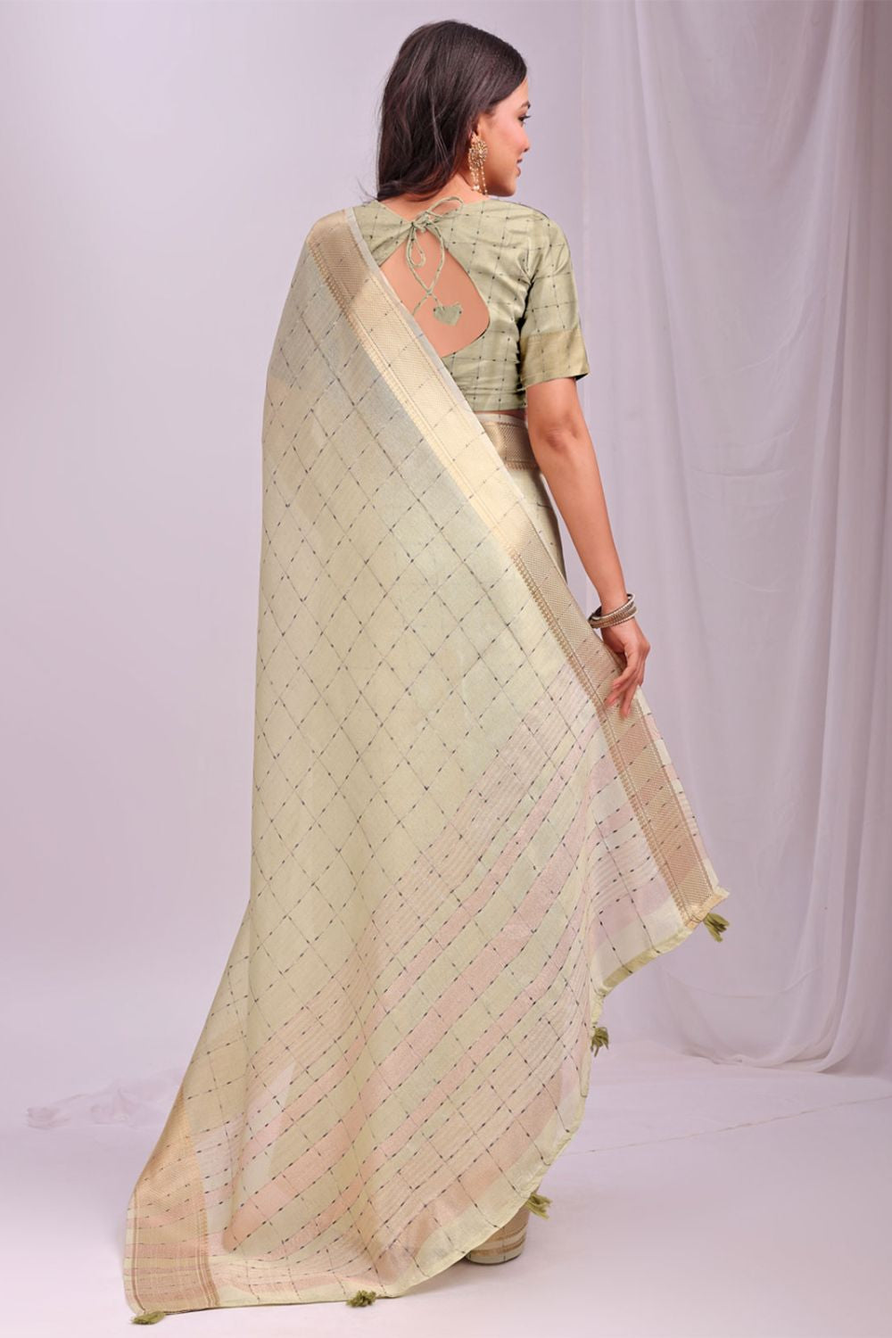 Green Sleek Organza Casual Sarees With Blouse SFAST11602