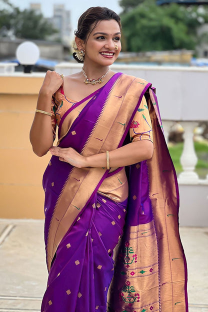 Magenta Sleek Paithani Silk Saree With Blouse SFPRF251303
