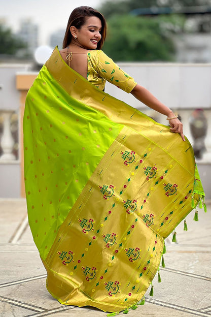 Green Sleek Paithani Silk Saree With Blouse SFPRF251305