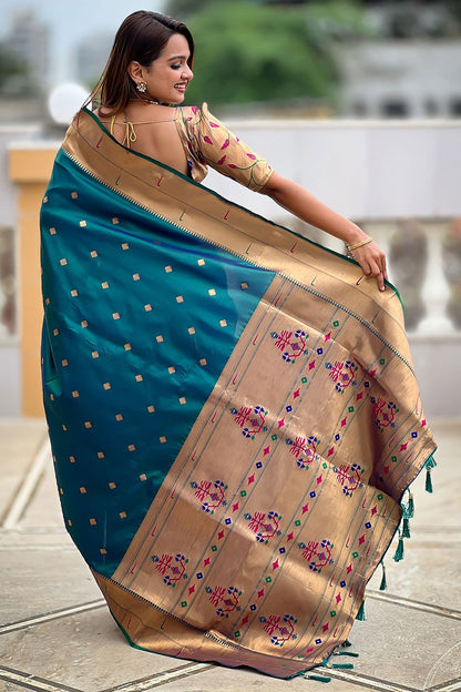 Green Sleek Paithani Silk Saree With Blouse  SFPRF251307