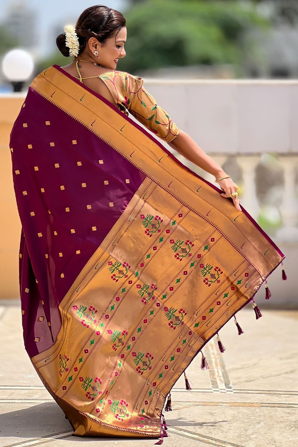 Magenta Sleek Paithani Silk Saree With Blouse  SFPRF251310