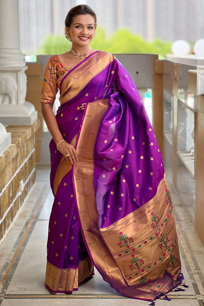 Magenta Sleek Paithani Silk Saree With Blouse SFPRF251303