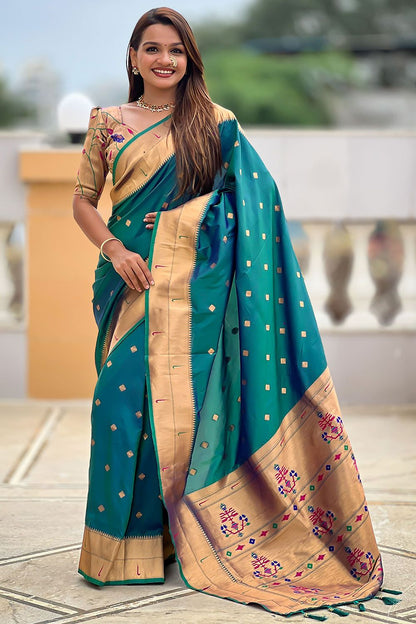 Green Sleek Paithani Silk Saree With Blouse  SFPRF251307